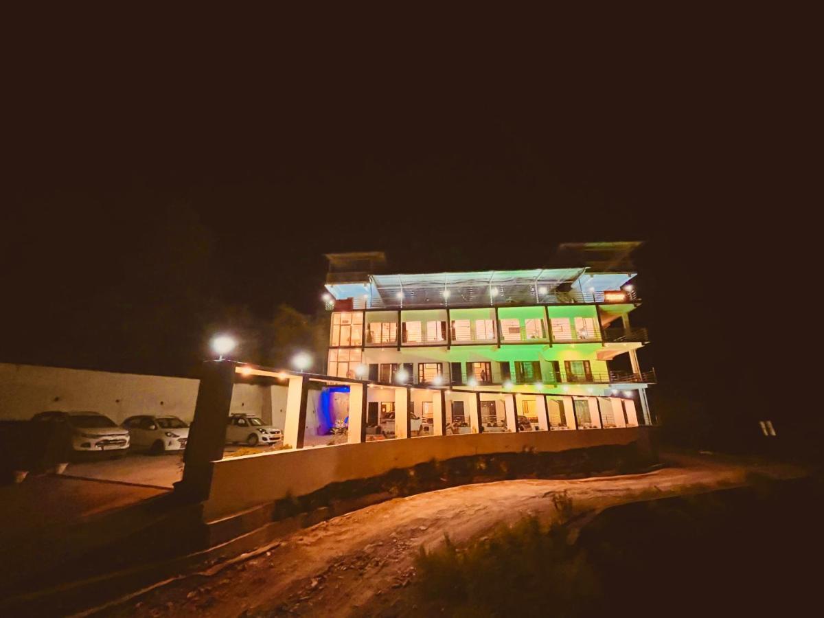 Sitara Resort, Scenic Mountain View Rooms With Balcony & Terrace موسوري المظهر الخارجي الصورة